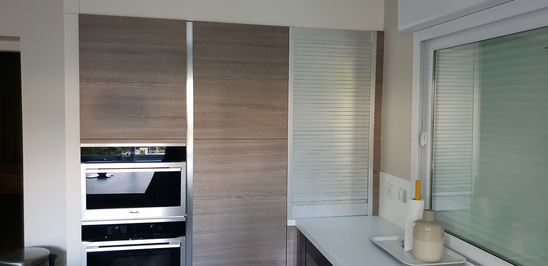 Façades effet bois et four Miele encastré